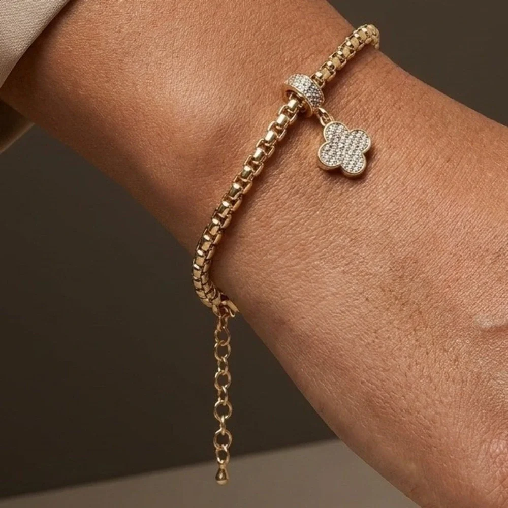 Womens Clover Charm Bracelet OS Gold Plated Crystal Classic Glam